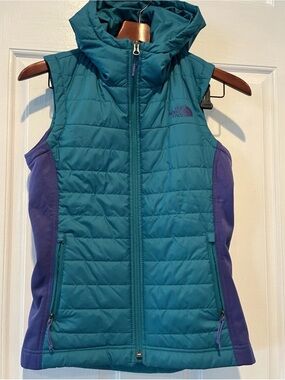 Womens THE NORTH FACE Teal Puffer
Insulated Hoodie Vest Sz XS